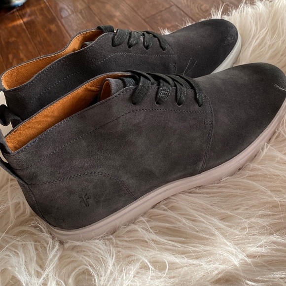 FRYE Connor Chukka silky Suede bluestone Men's Shoes